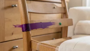 czym zmyc farbe do wlosow z mebli